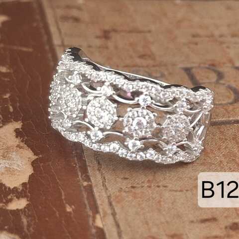 Sparkly Carnival Ring Size Q/8.5
R620.00