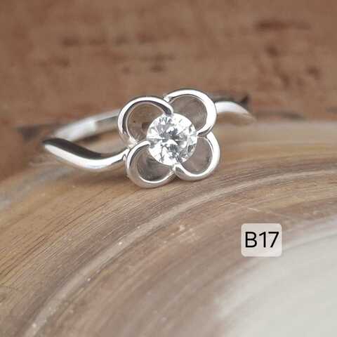 Flower Ring Size N/7.5
R300.00