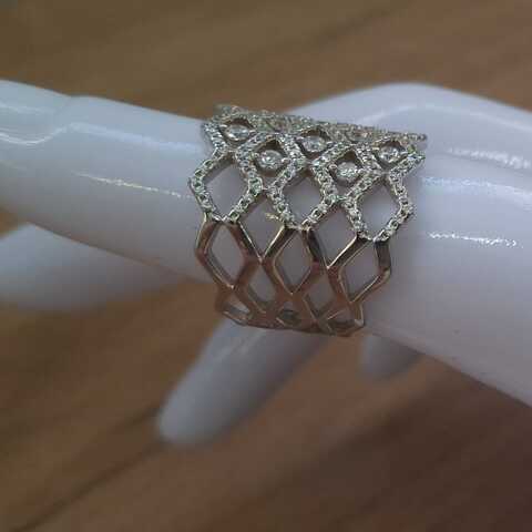 B37 Princes Crown Ring
Size L/6
R620.00 Sold