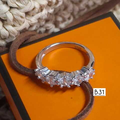 5 Stone Ring Size L/6
R430.00 